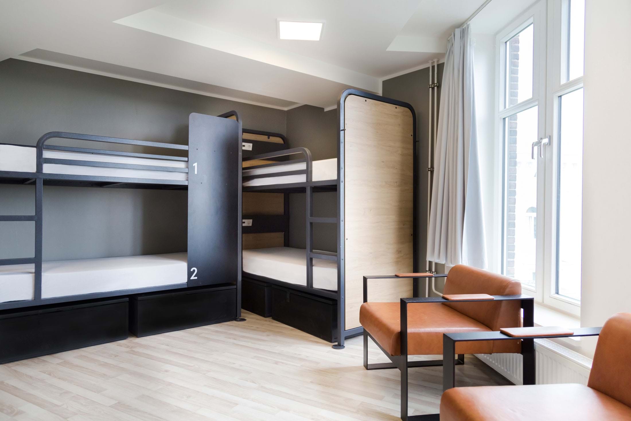 Private 6-bed Room