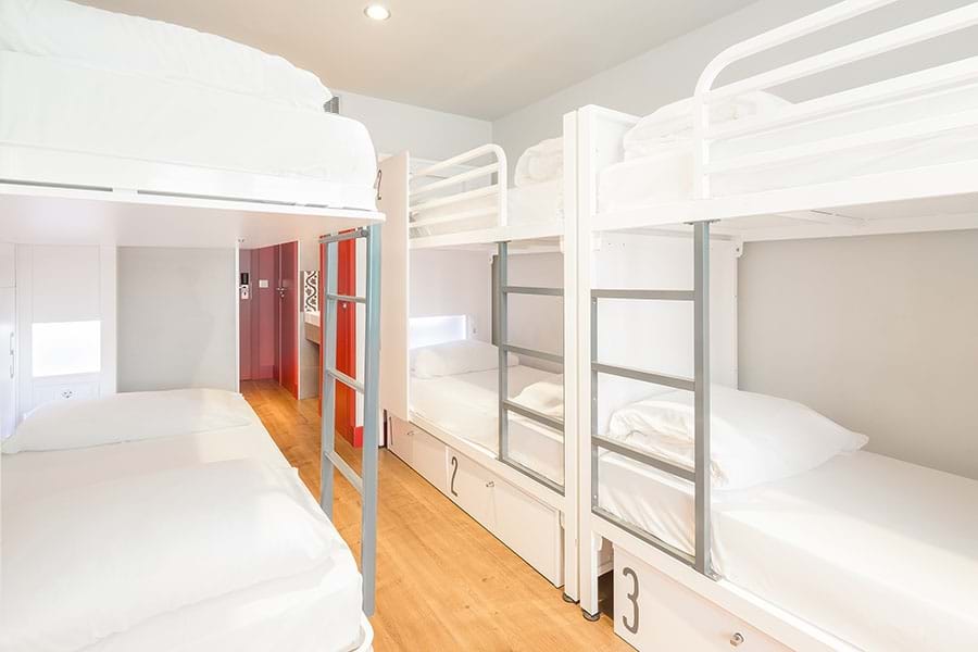 Private 6-bed Room