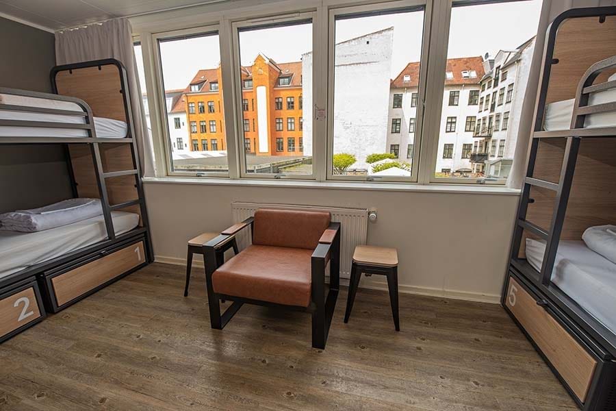 Privékamer met 4 bedden