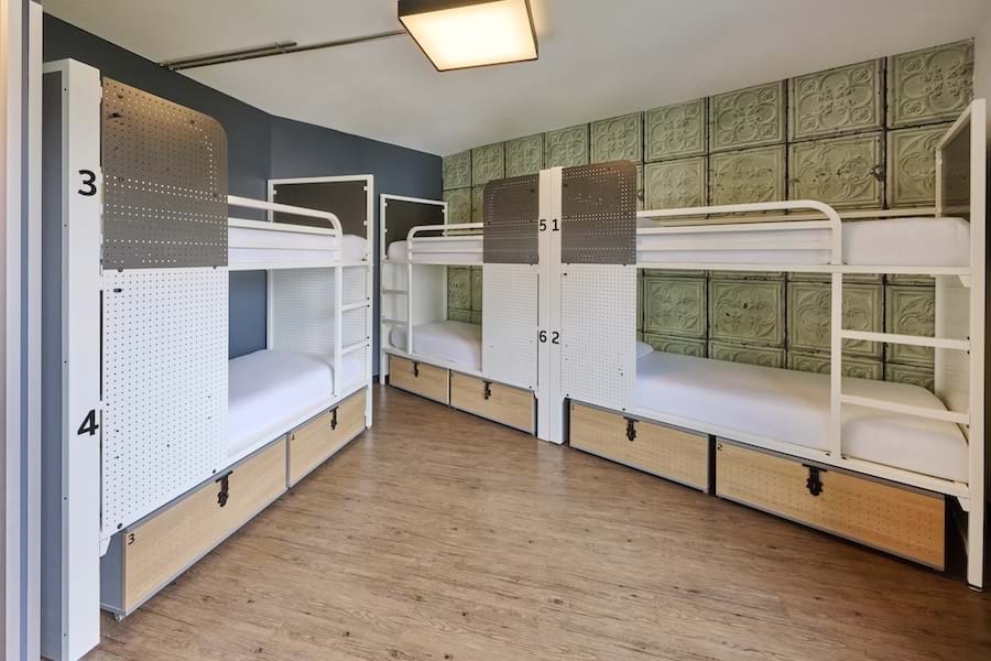 Bed in 10-bed Dorm - Paris View